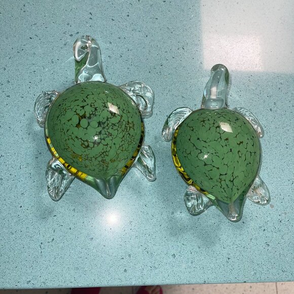 Gorgeous Designs Turtles Green Set of 2 Art Glass Heavy Solid Decor - Picture 6 of 9